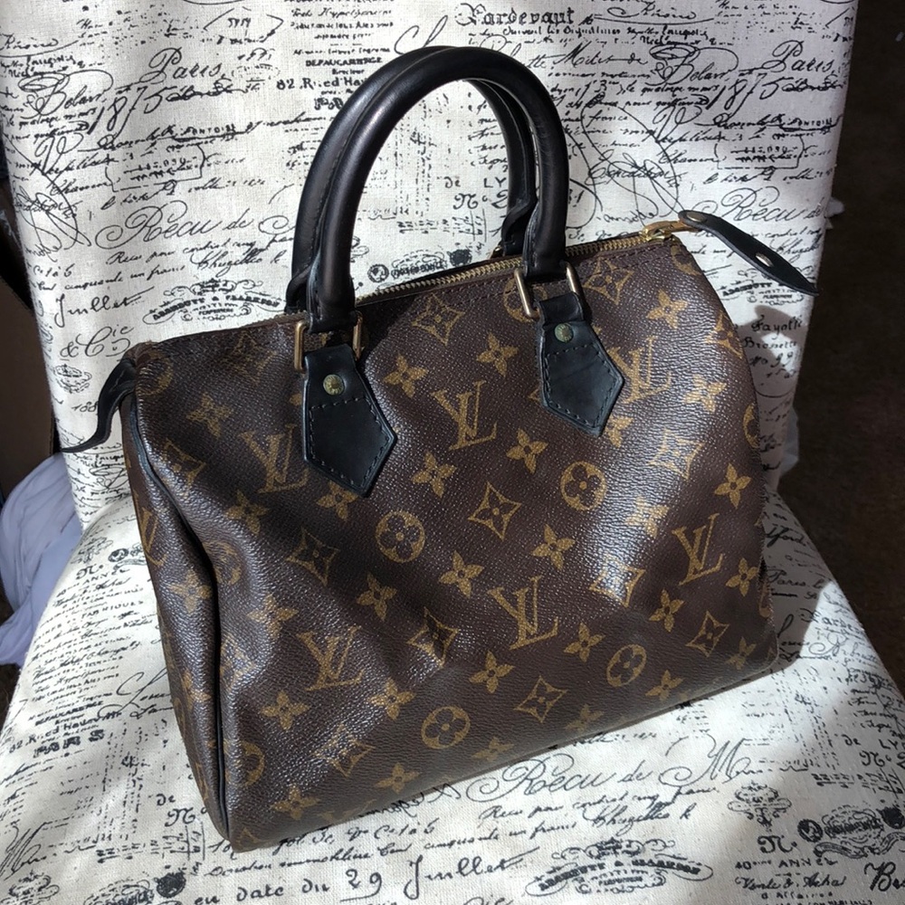 Authentic LV Speedy 25